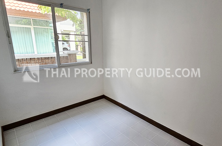 House with Shared Pool in Nichada Thani 